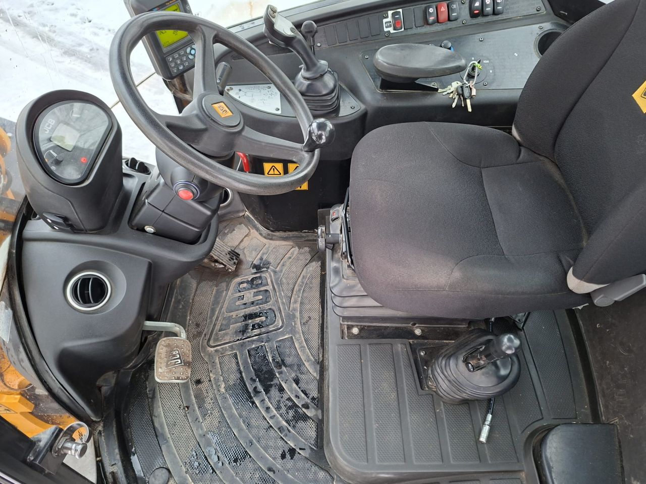 JCB 407 | bj2014 | 2060uur | Volumebak en lepels