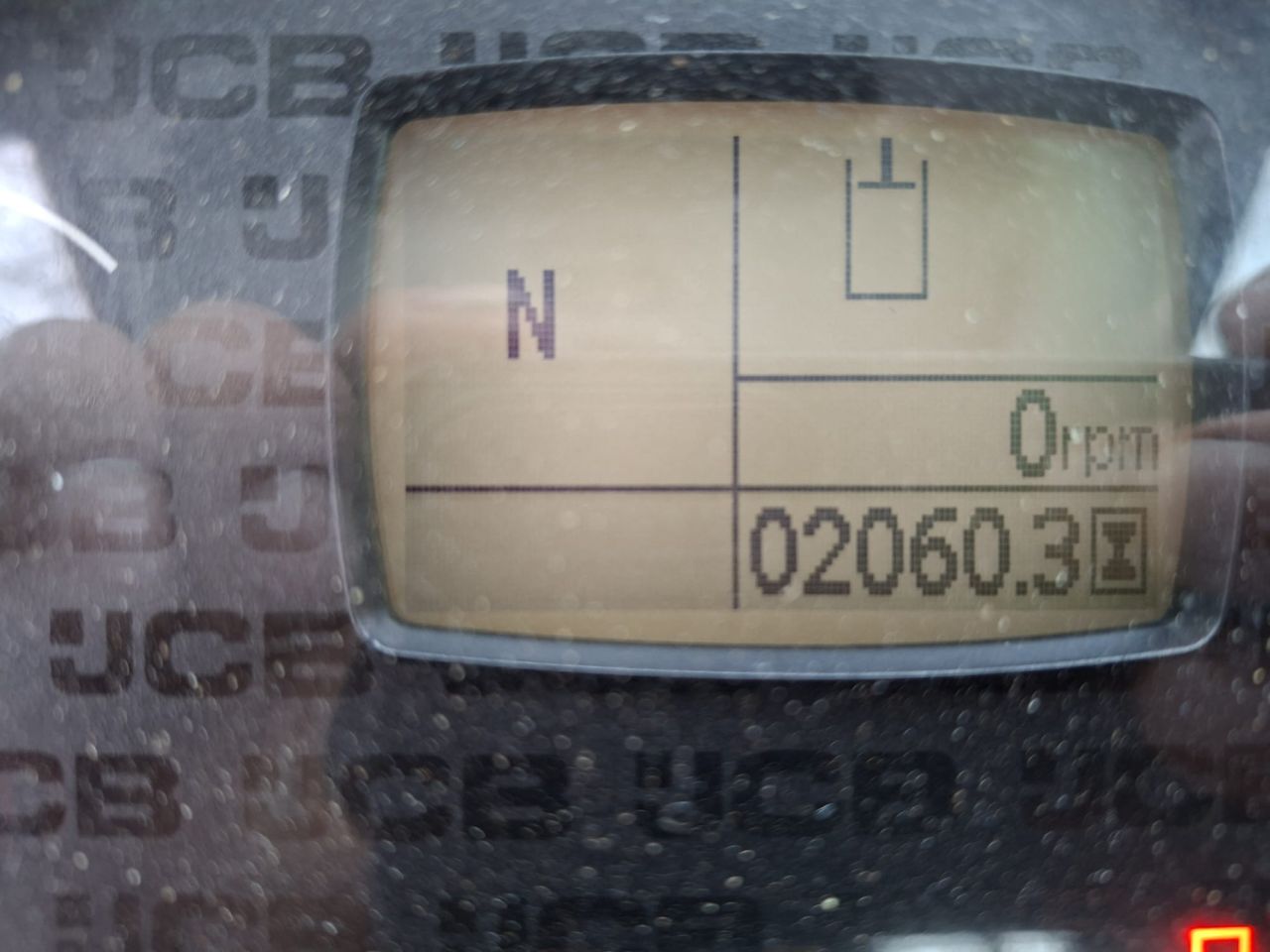 JCB 407 | bj2014 | 2060uur | Volumebak en lepels