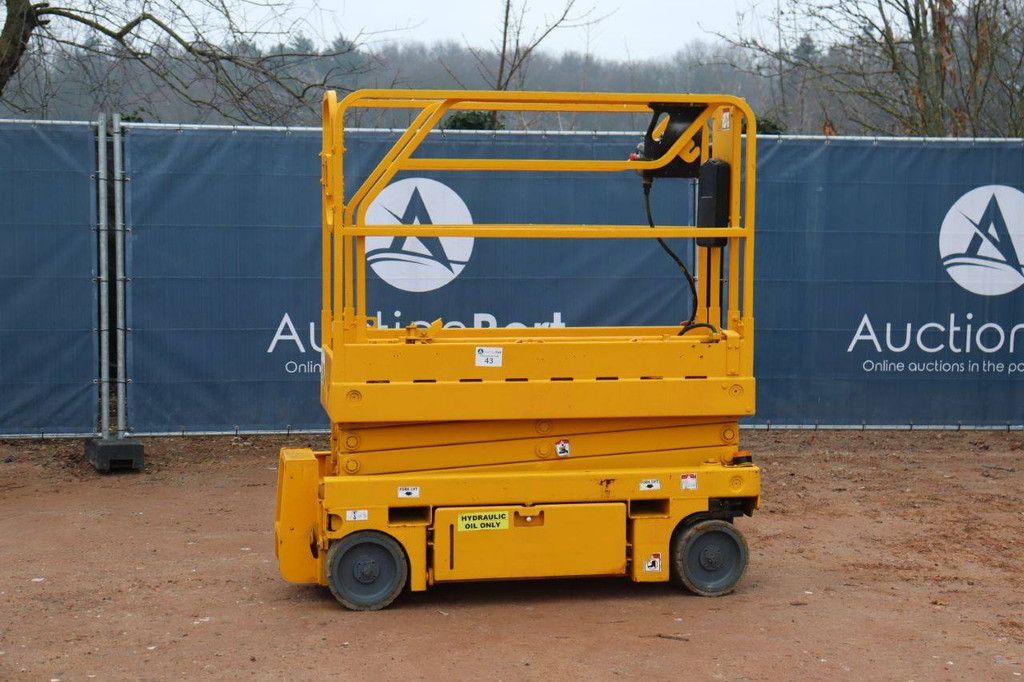 Scherenhebebühne Haulotte OPTILUM 8 Elektro 8m 2014