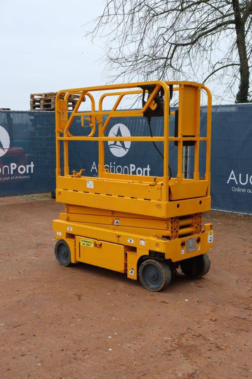 Scherenhebebühne Haulotte OPTILUM 8 Elektro 8m 2014