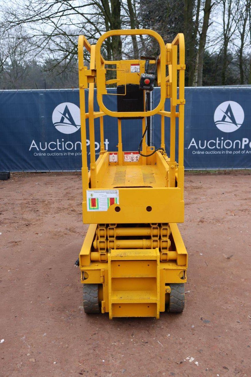 Scherenhebebühne Haulotte OPTILUM 8 Elektro 8m 2014