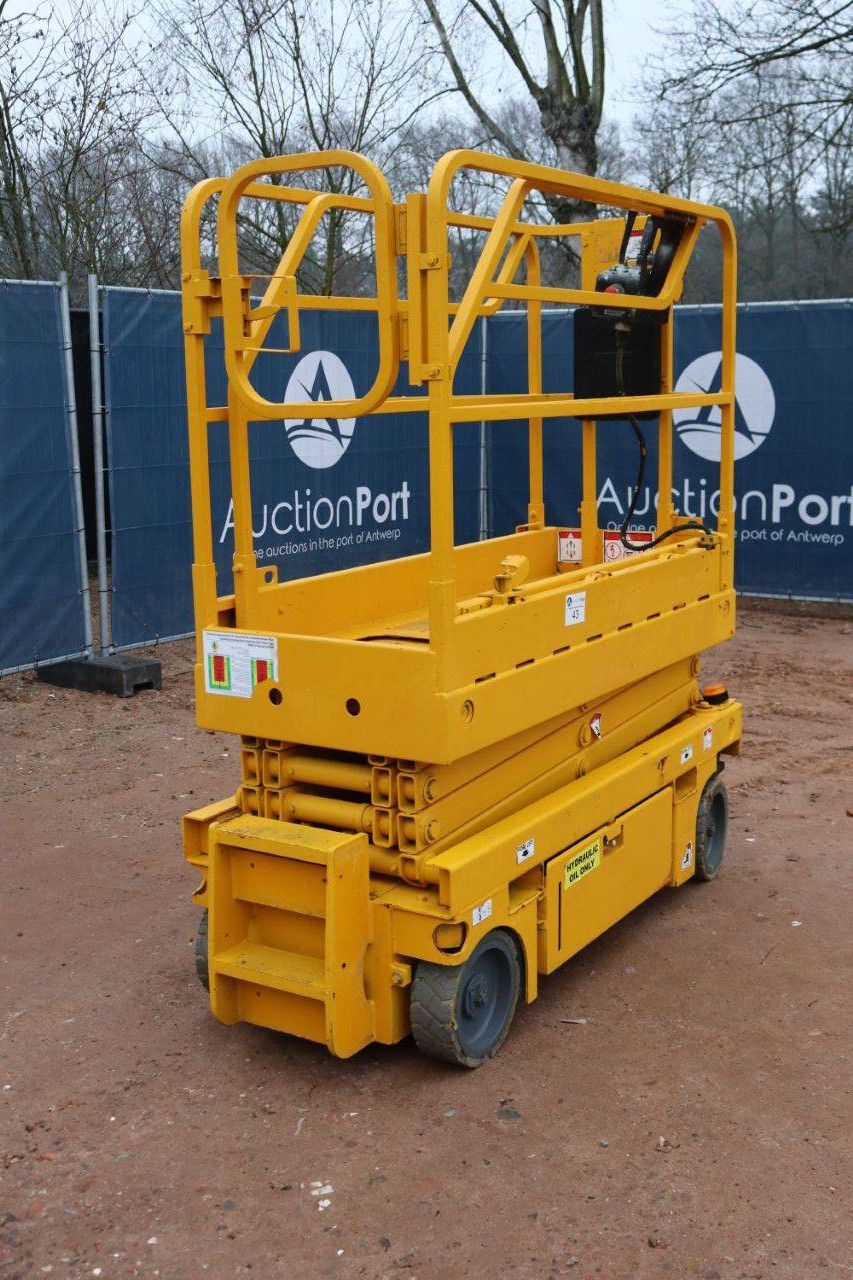 Scherenhebebühne Haulotte OPTILUM 8 Elektro 8m 2014