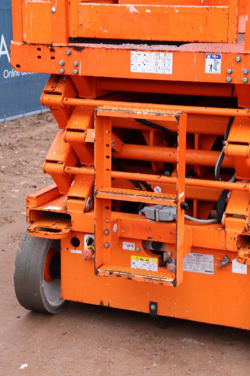 Scissor Lift Skyjack SJ4626 Electric 9.9m 2014