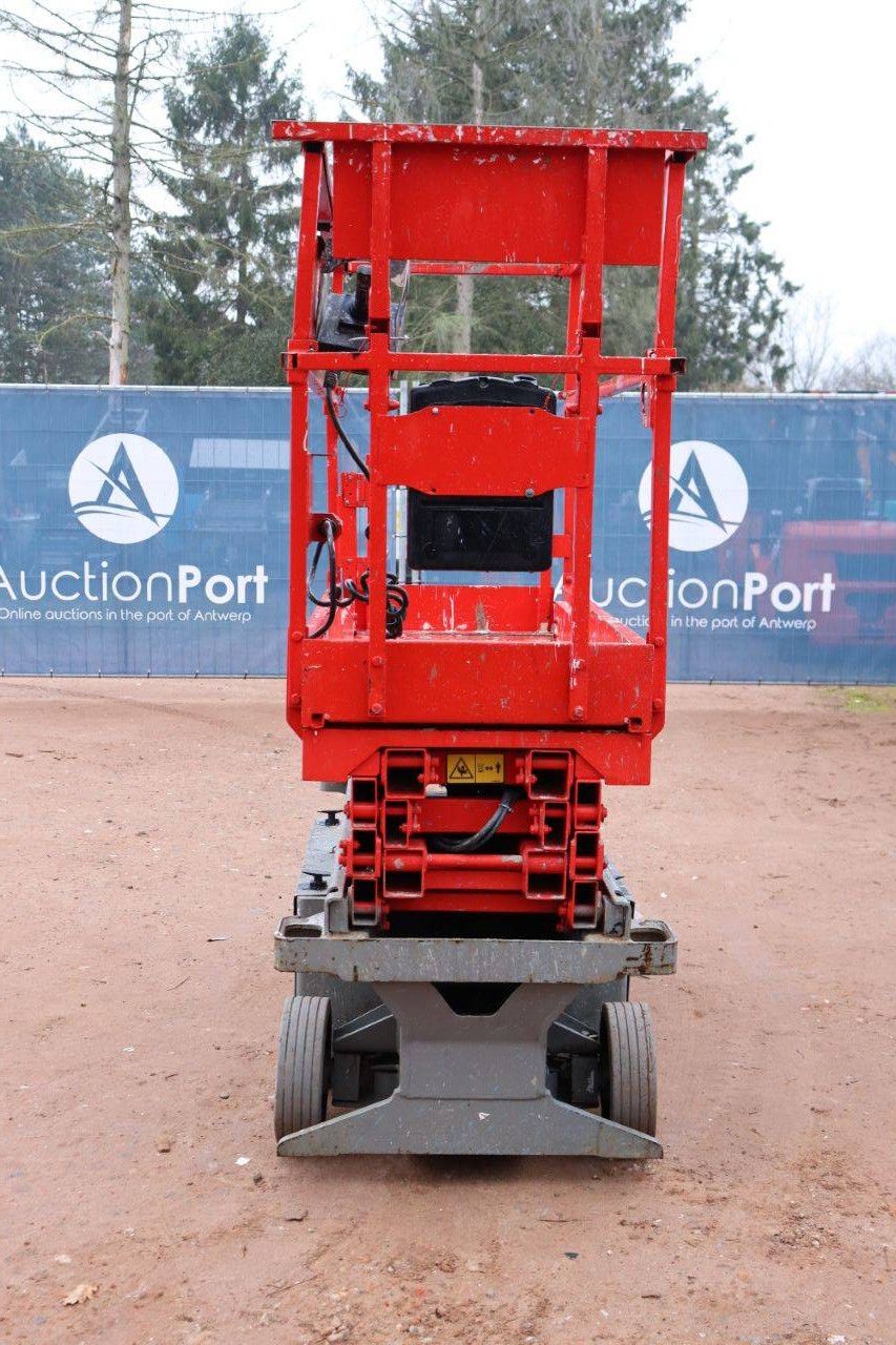 JLG 6RS Electric Scissor Lift 7.8m 2014