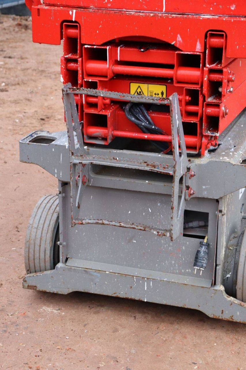 JLG 6RS Electric Scissor Lift 7.8m 2014