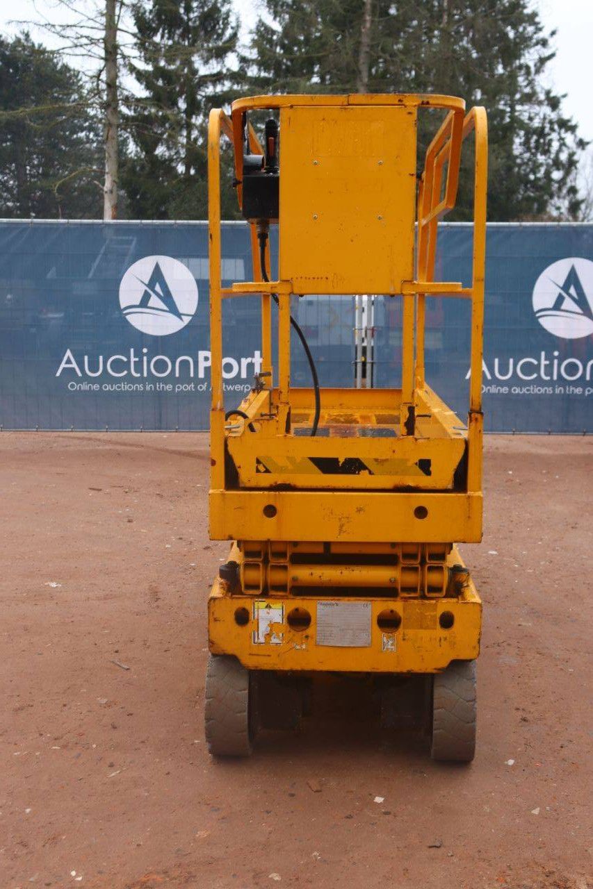 Scherenbühne Haulotte Compact 8 Electric 8m 2012