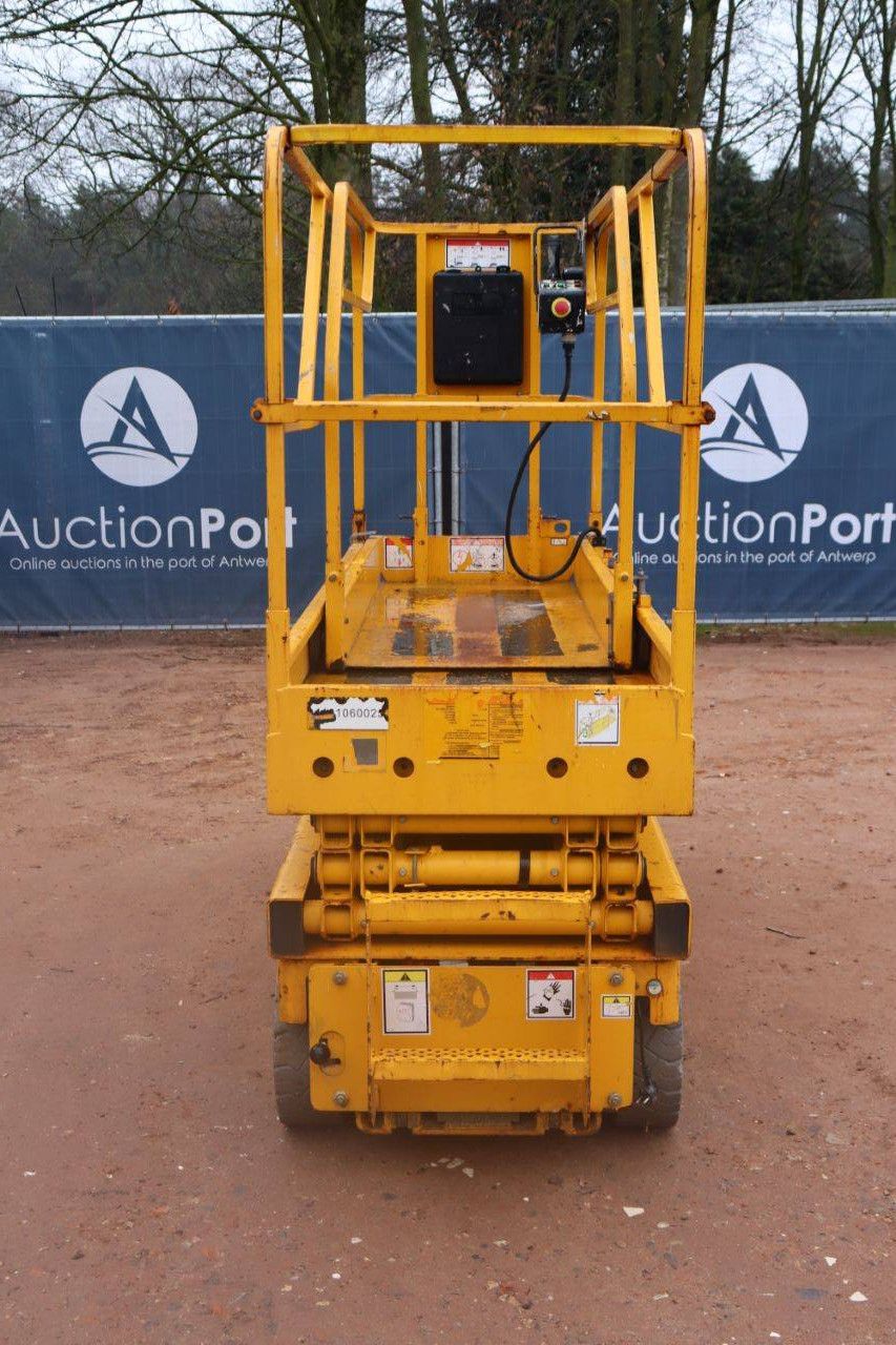 Scherenbühne Haulotte Compact 8 Electric 8m 2012