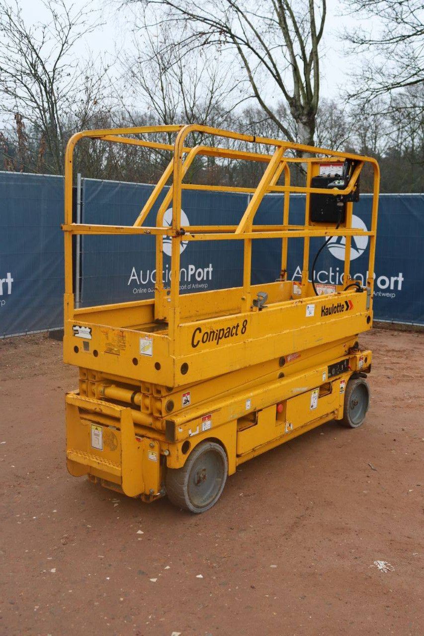 Scherenbühne Haulotte Compact 8 Electric 8m 2012