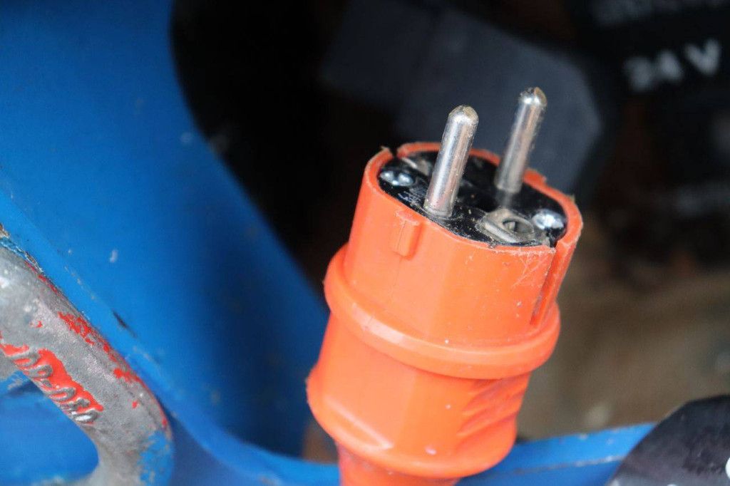 Skyjack SJ 12 Electric Mast Lift 5.66m 2015