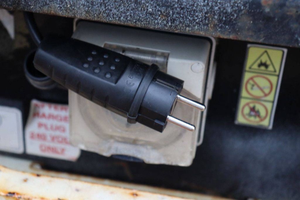 JLG 1230ES Electric Mast Lift 5.66m