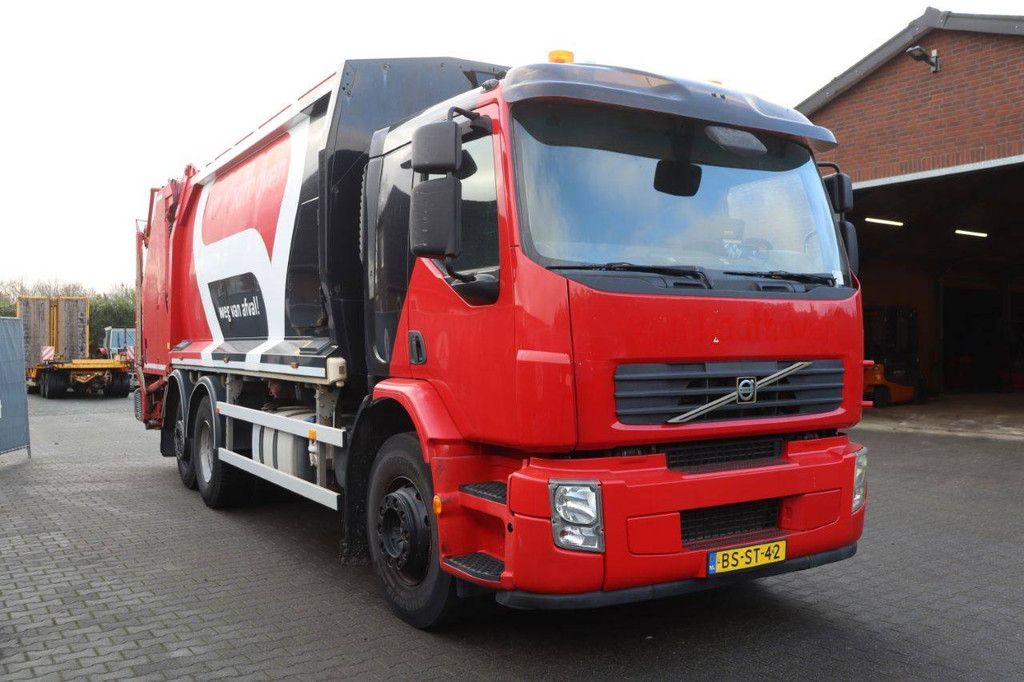 Waste collection truck Volvo FE S 6X2 R Diesel 2007