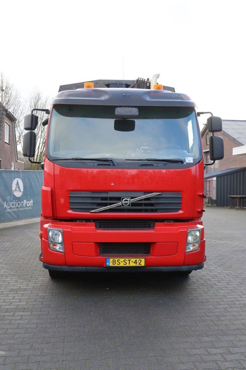 Waste collection truck Volvo FE S 6X2 R Diesel 2007