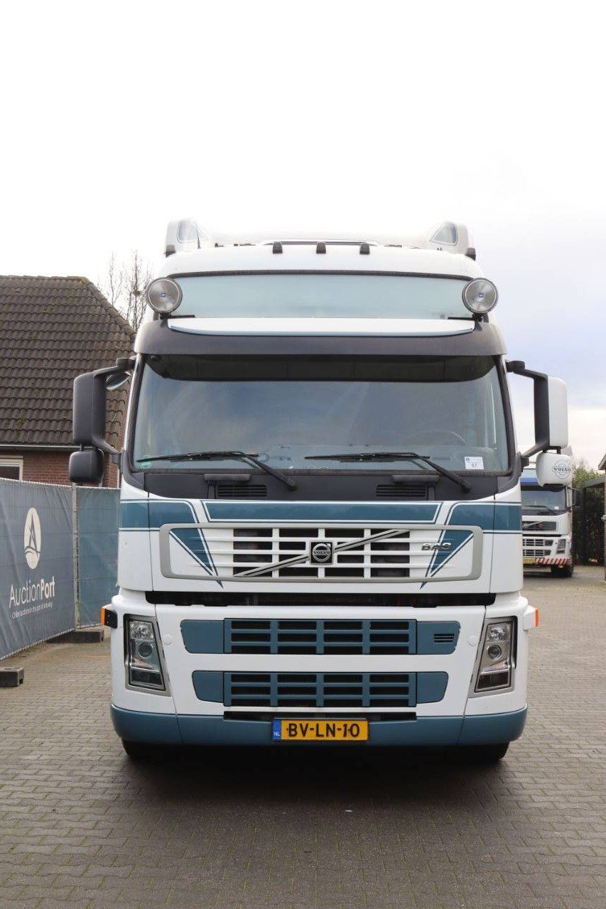 Fahrgestell mit Fahrerhaus Volvo FM 390 Diesel 2008