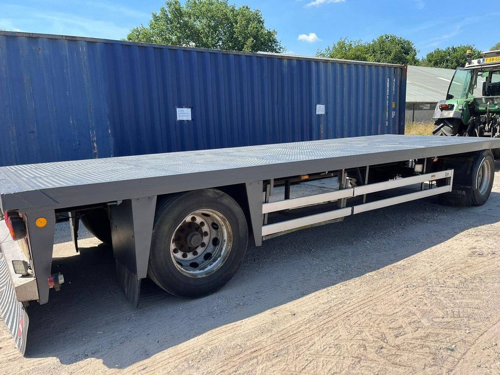 Flatbed-Sattelauflieger Cuppers 2002