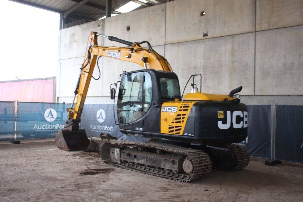 Crawler excavator JCB JS131LC Diesel 55kW 2018
