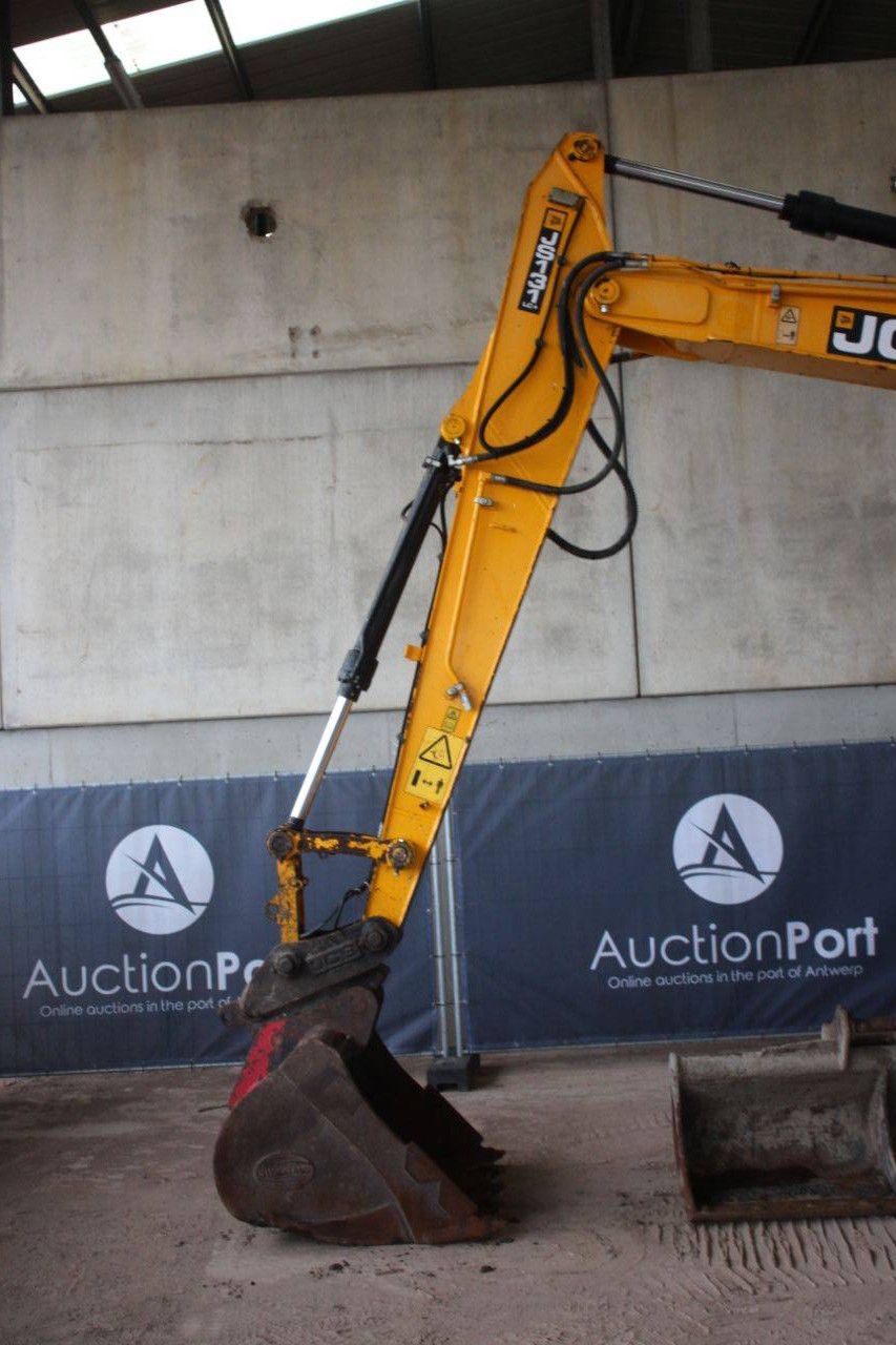 Crawler excavator JCB JS131LC Diesel 55kW 2018