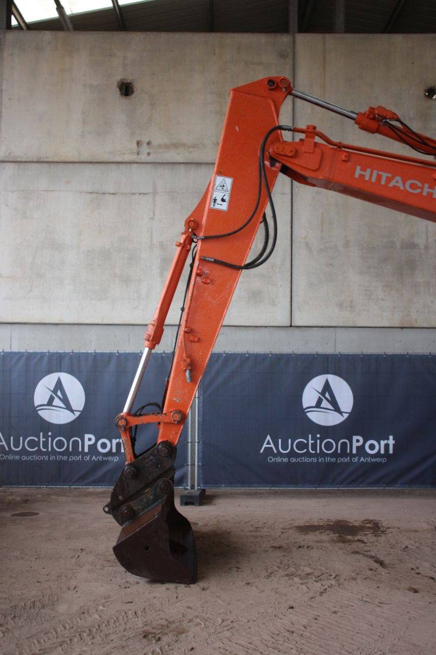 Raupenbagger Hitachi ZX130LCN-5B Diesel 23,4 kW 2016