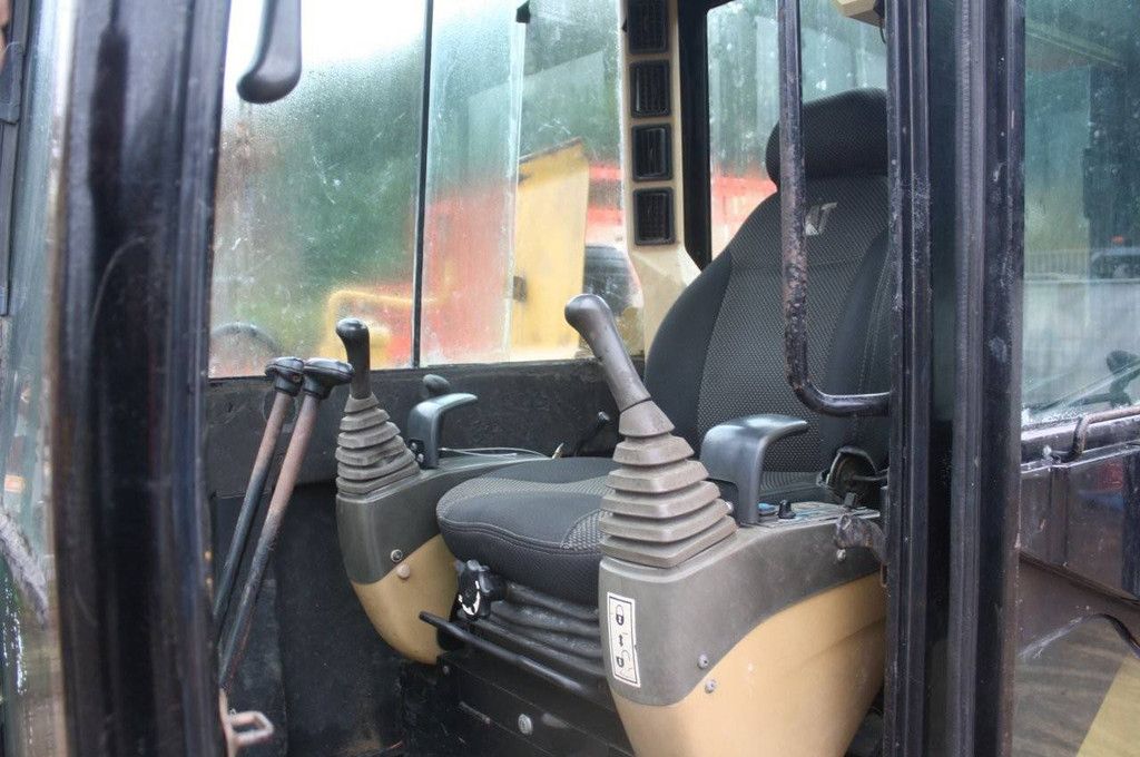 Crawler excavator Caterpillar 306 Diesel 40.5kW 2011