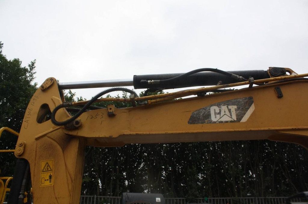 Crawler excavator Caterpillar 306 Diesel 40.5kW 2011