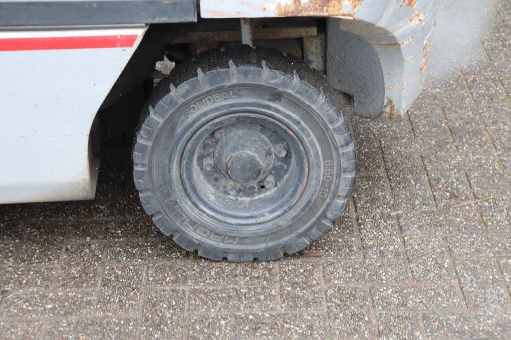 Nissan 30 LPG-Gabelstapler, 2850 kg