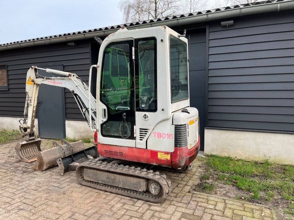 Mini excavator Takeuchi TB016 Diesel 9kW 2001