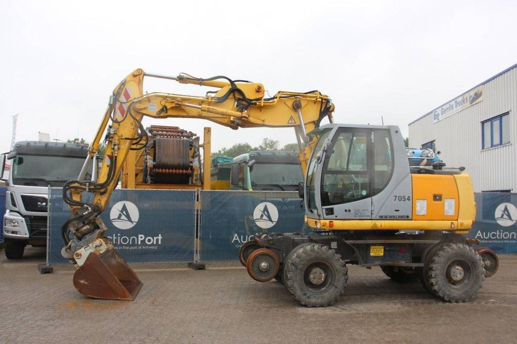 Wheel excavator New Holland MH5 Plus Diesel 2008