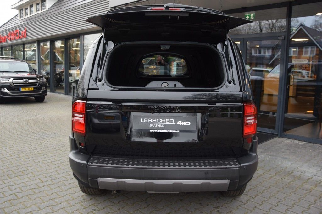 Toyota Landcruiser 250 2.8 D-4D 5DRS hybride 48v PROFESSIONAL A/T 5 SITZ