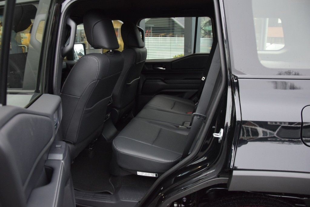 Toyota Landcruiser 250 2.8 D-4D 5DRS hybride 48v PROFESSIONAL A/T 5 SITZ