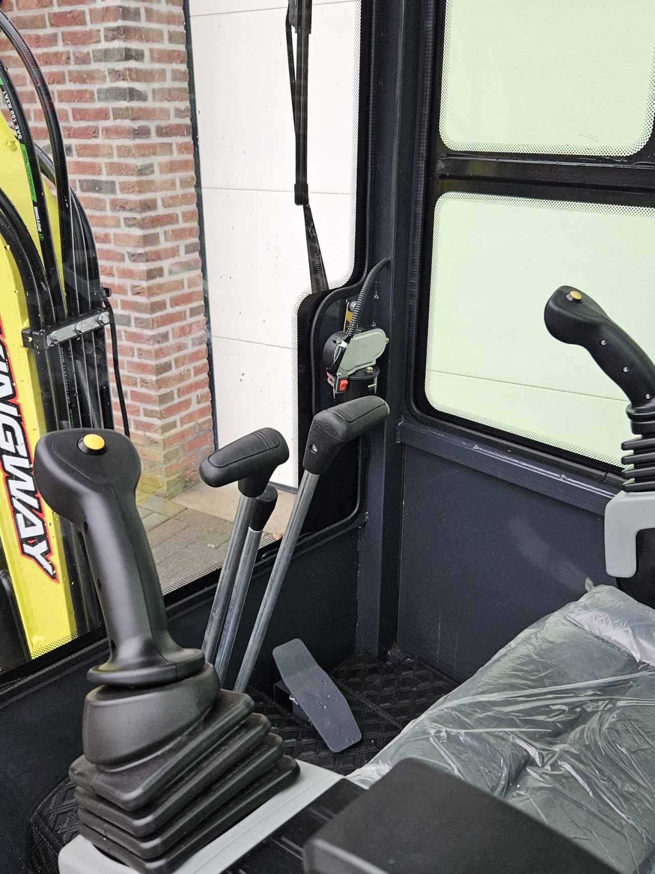 Kingway YAMA 950K Mini Graafmachine minigraver cabine