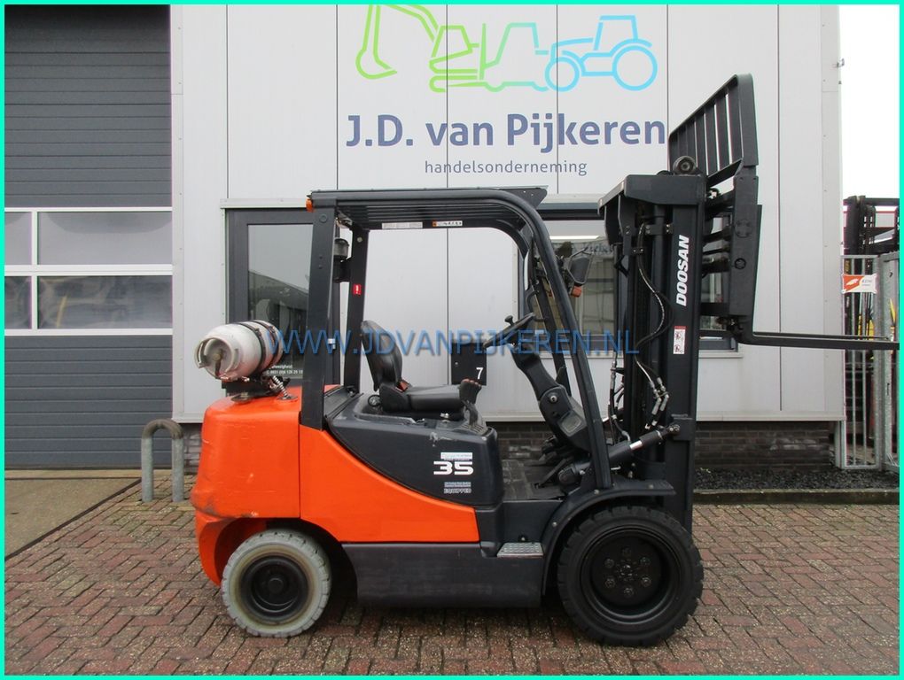 Doosan G35C-5 3.5t triplex4.6m+sideshift+vorkversteller
