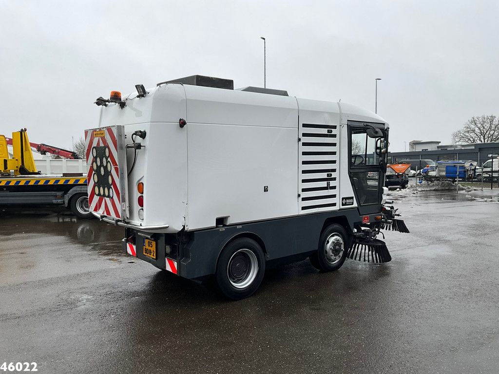 Ravo 580 with 3-rd brush