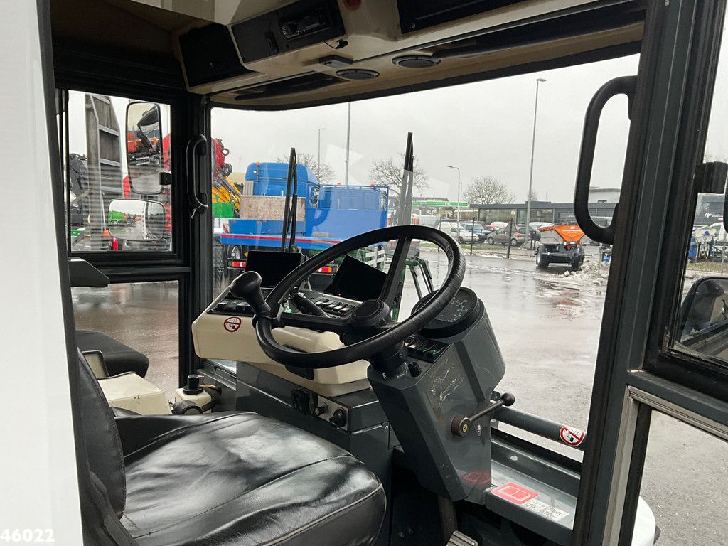 Ravo 580 with 3-rd brush