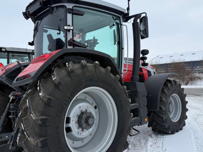 Massey Ferguson 8S.205 Dyna VT clusive
