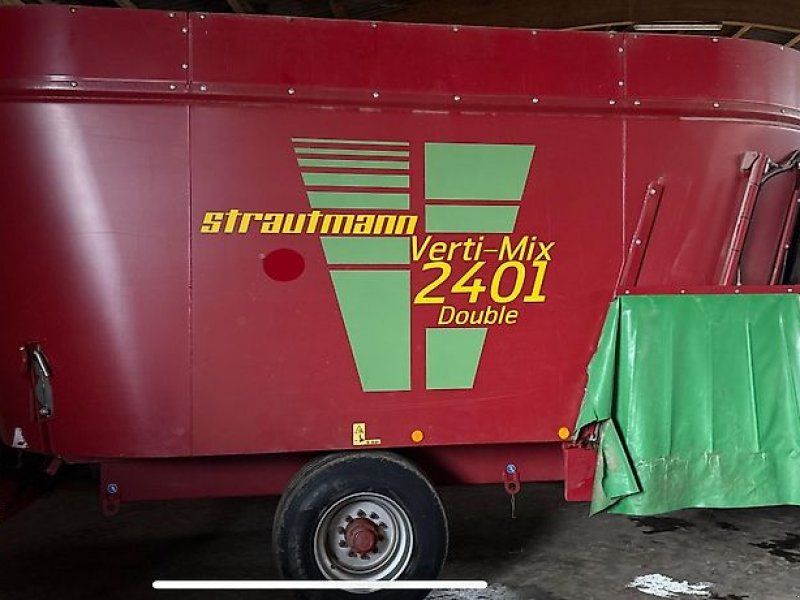 Strautmann Verti-MIx 2401 Double mit Strohgebläse vorne
