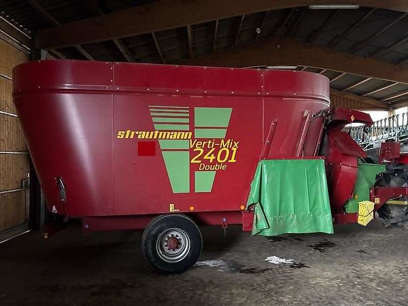 Strautmann Verti-MIx 2401 Double mit Strohgebläse vorne