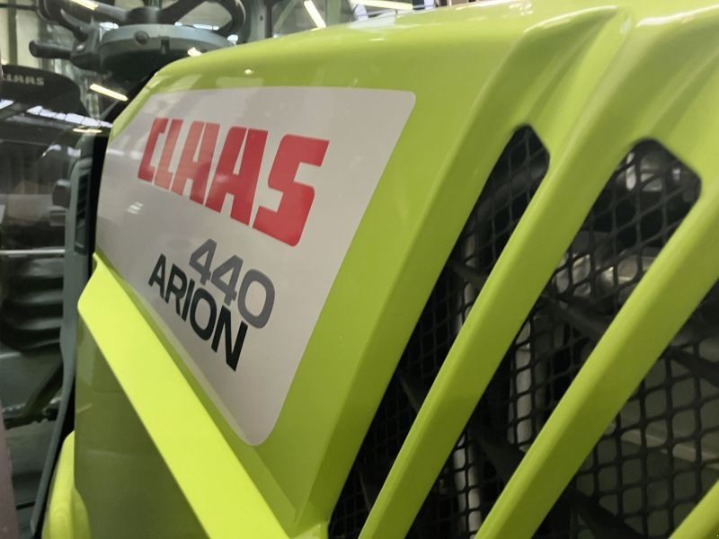 Claas ARION 440