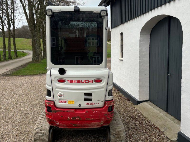 Takeuchi TB225 Minigraver