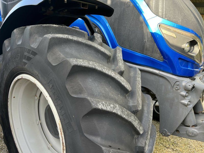 Valtra TRACTEUR T154