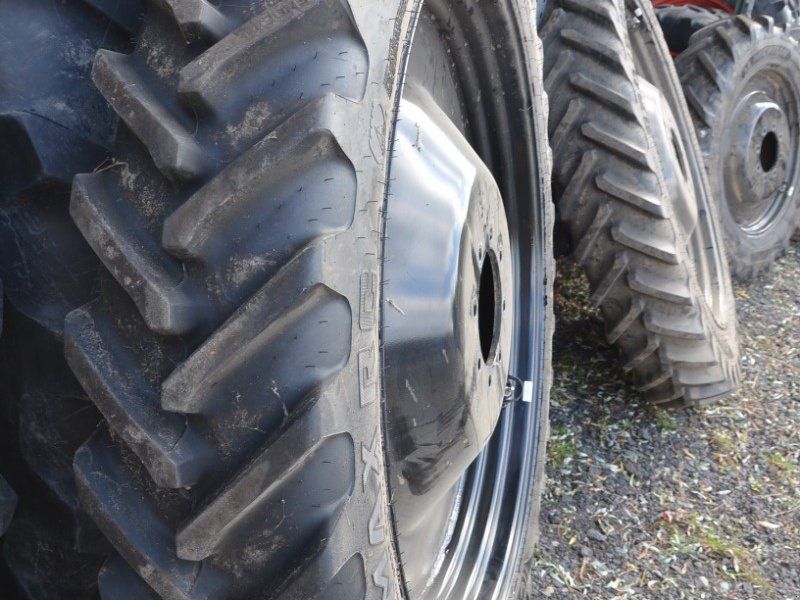 320/90R50 & 320/80R38