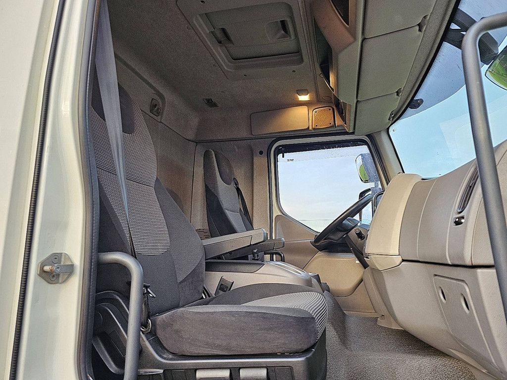 DAF LF 280 16t thermoking lift