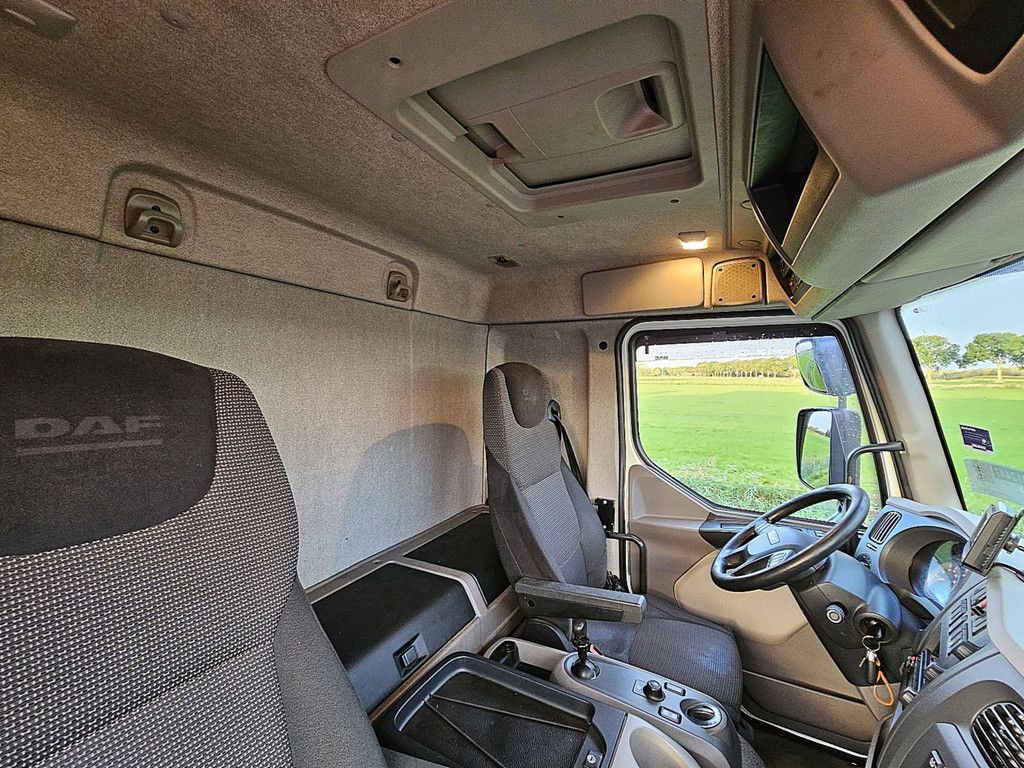 DAF LF 280 16t thermoking lift