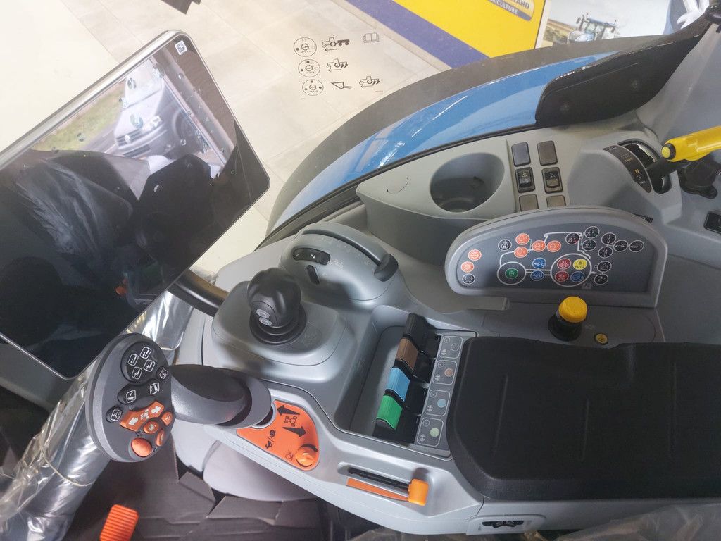 New Holland T7.210 AC Stage V
