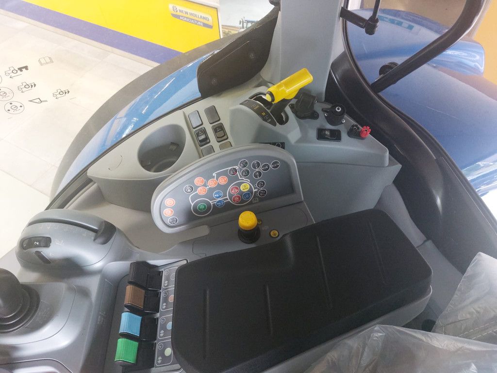 New Holland T7.210 AC Stage V