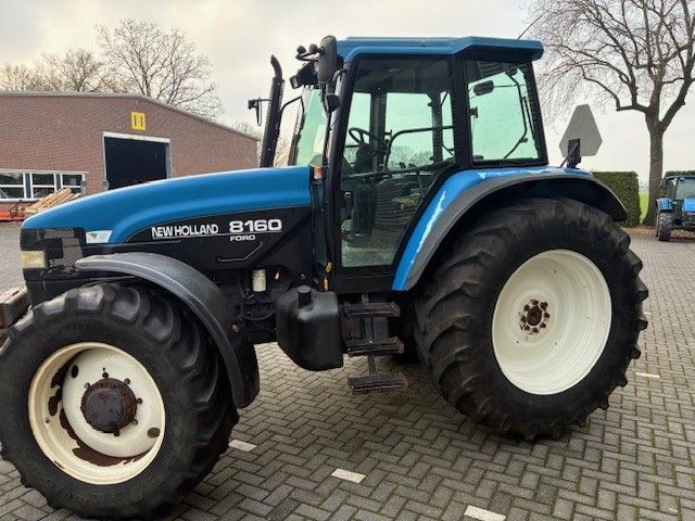 New Holland TM 8160