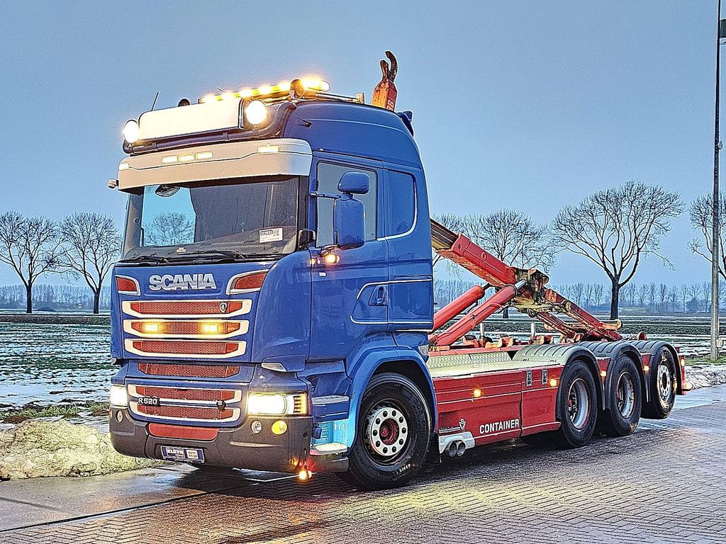 SCANIA R520 8x4*4 v8 retarder