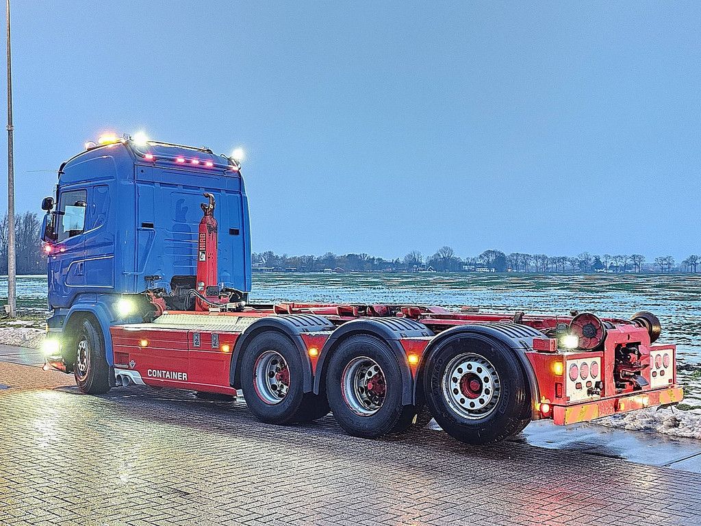 SCANIA R520 8x4*4 v8 retarder