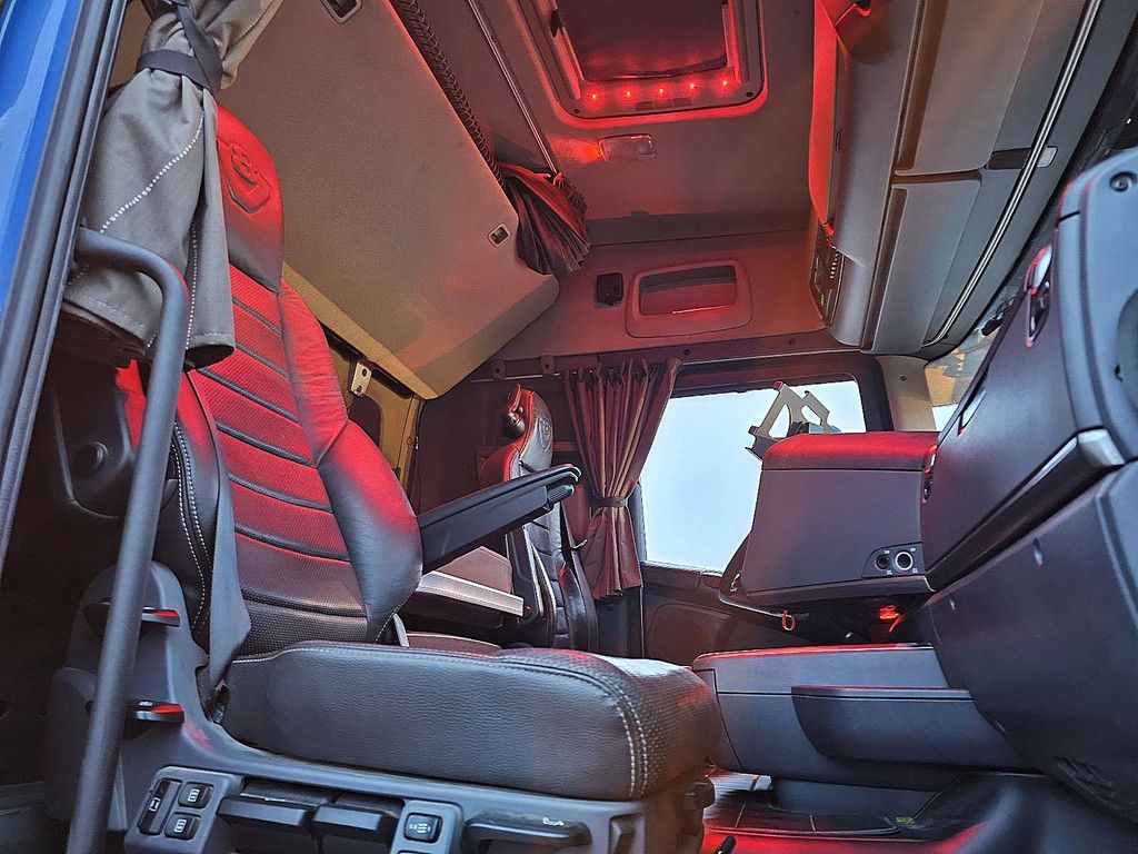 SCANIA R520 8x4*4 v8 retarder