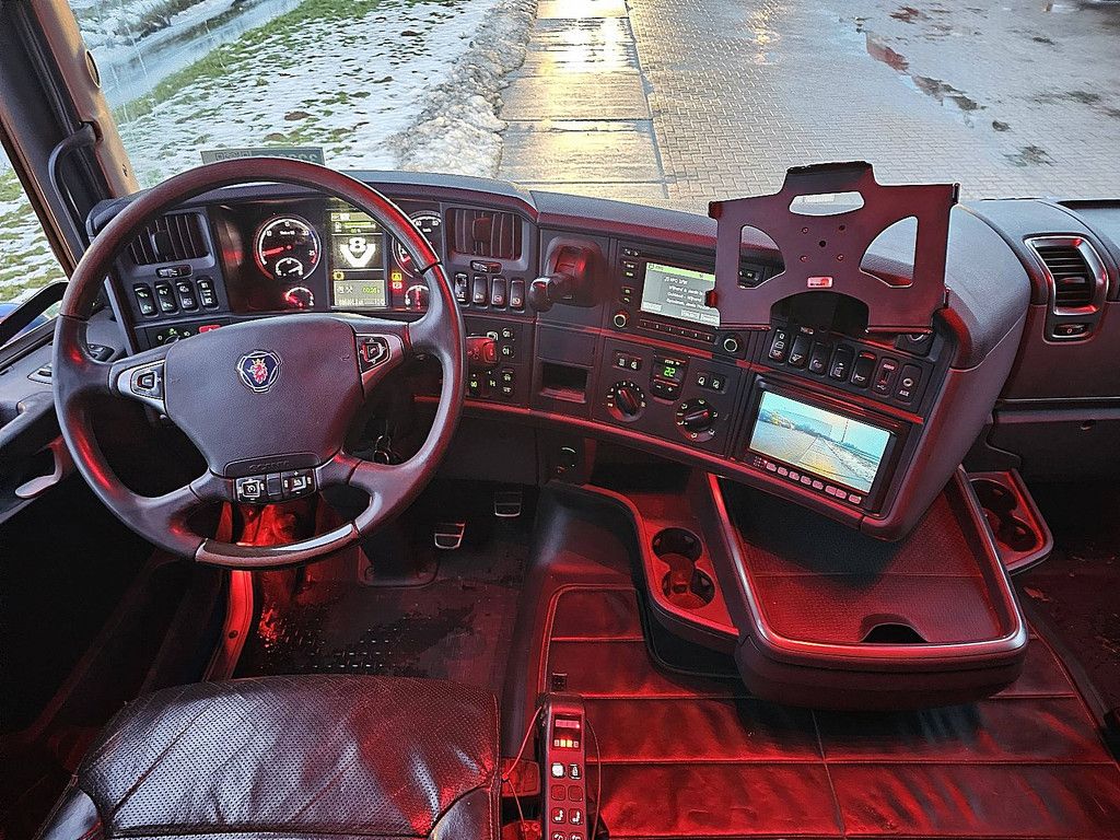 SCANIA R520 8x4*4 v8 retarder