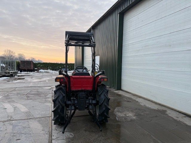 Mitsubishi MT255 met afneembare voorlader