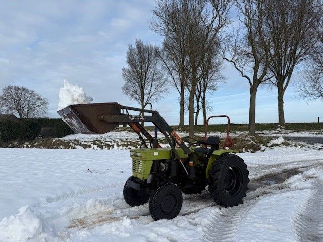 Yanmar YM27 met voorlader